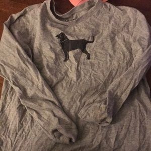 Black dog gray shirt